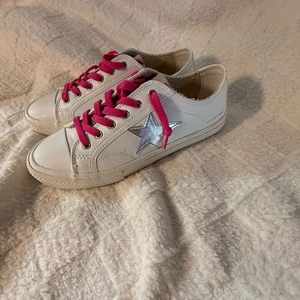 Vintage Havana Sneakers with Pink Laces and Silver Star - Picture 2 of 3